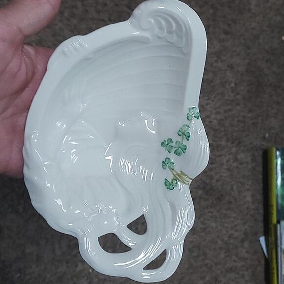 Belleek Irish Shamrock Maiden playing Harp porcelain bowl dish tray - Picture 7 of 7
